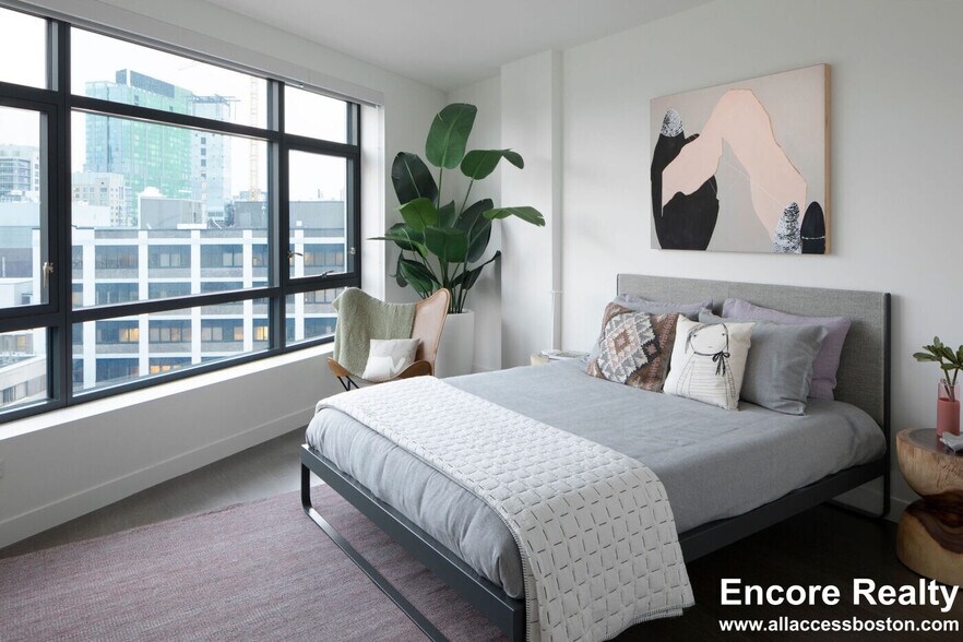 Building Photo - 771 Beacon St