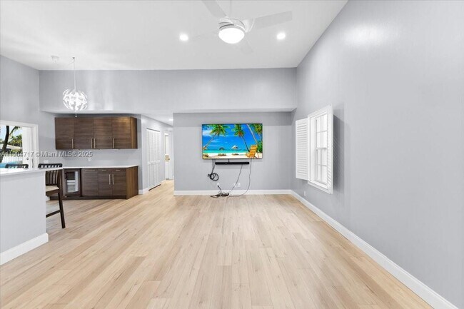 Building Photo - 642 Heritage Dr