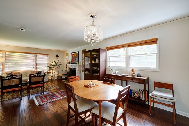 Building Photo - Furnished, Detached Home in Bethesda Alta ...
