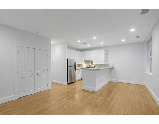 Building Photo - 140 Boylston St