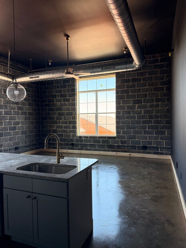 Building Photo - 1 bedroom/1 bathroom NEW LUXURY apartment in Red Lion, PA