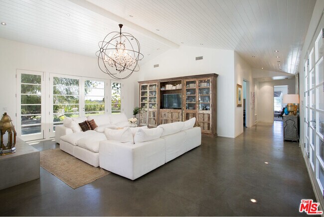 Building Photo - 3220 Tahoe Pl