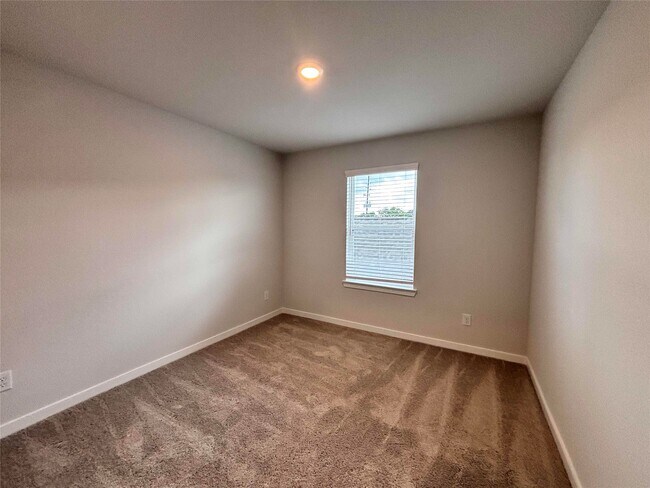 Building Photo - 32506 Timber Point Dr