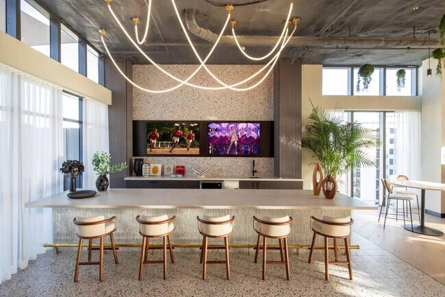 Building Photo - 2150 N Miami Ave