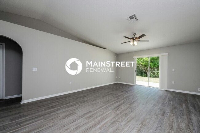Building Photo - 3 Bedroom Pet-Friendly Home in Kissimmee, FL with Main Street Renewal