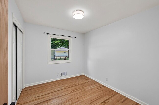 Building Photo - 2036 Coral Ln
