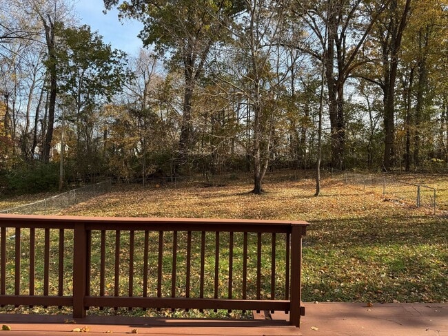 Building Photo - Charming 3 bd/2 ba with Basement!! Home Near Ft Campbell!