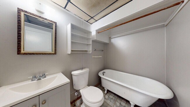 Building Photo - 3865 W 16th St