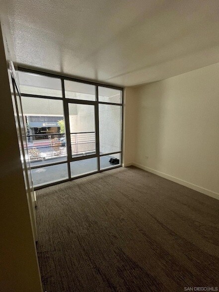 Building Photo - 425 W Beech St