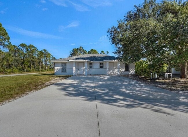 Building Photo - 801 Meadow Rd