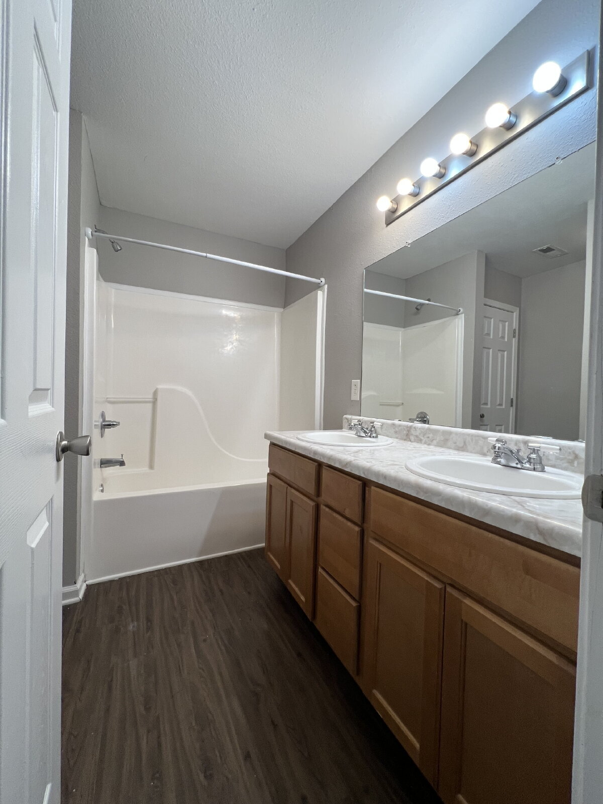 Building Photo - 9103 Pembroke Oak Grove Rd