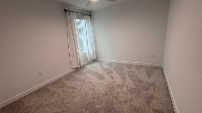 Building Photo - 6371 Windwood Wy