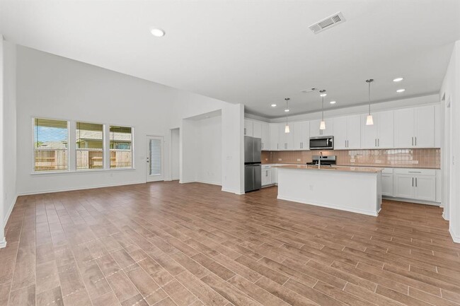 Building Photo - 14377 Cedar Shadow Dr