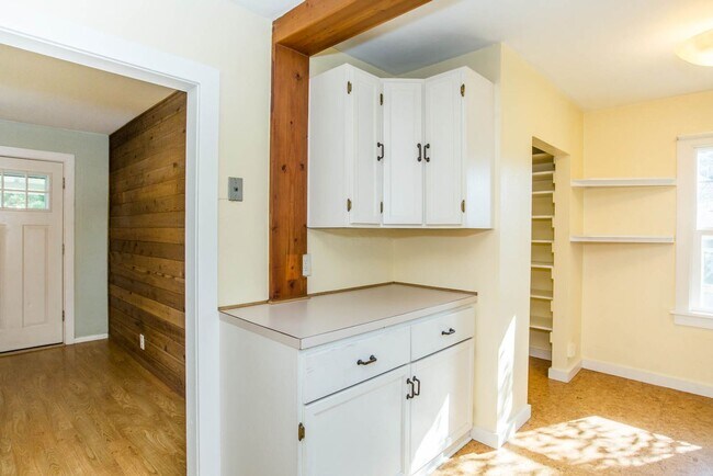 Building Photo - Great 1 bed, 1 bath home