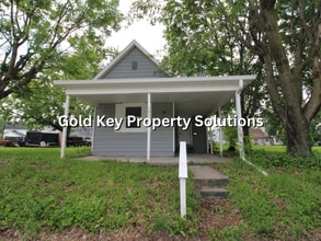 Building Photo - Nicely updated 3 BR 1 BA House with Covered Front Porch and Central Air (SECTION 8 APPROVED)