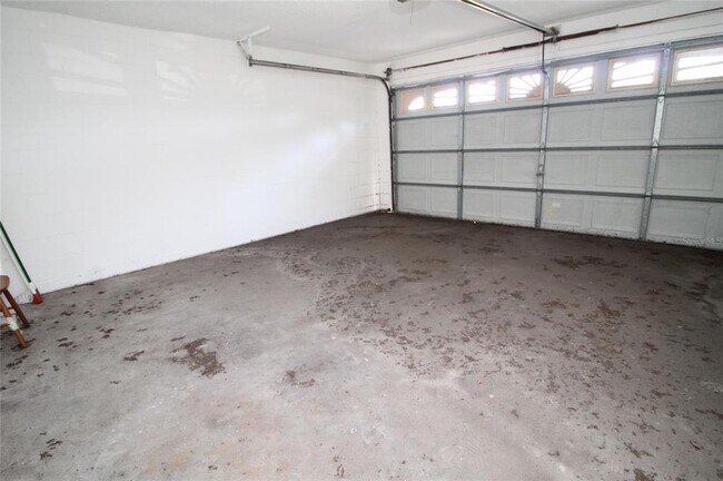 Building Photo - 104 N Main Ave