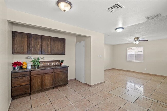 Building Photo - Fabulous Home!
