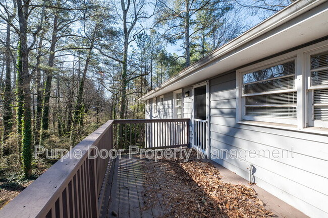 Building Photo - 465 N Hairston Rd