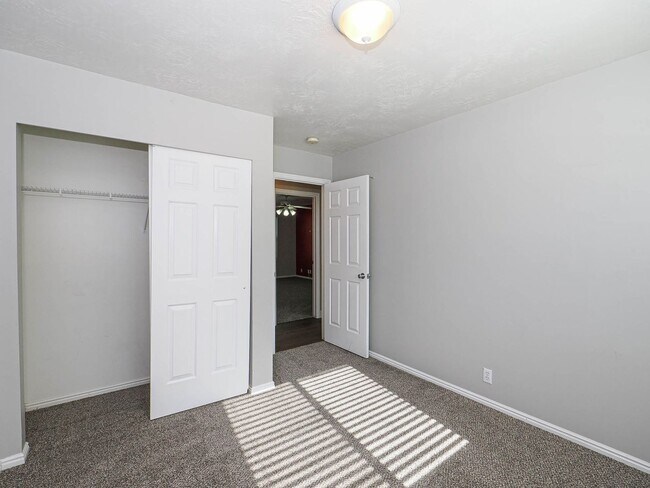 Building Photo - Beautiful House in West Jordan
