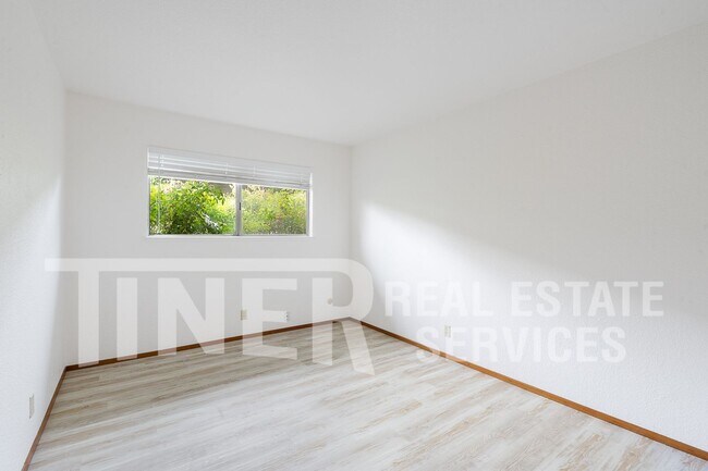 Building Photo - 2304 Villanova Cir