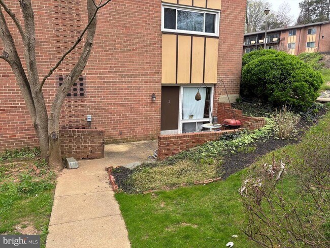 Building Photo - 10025 Fair Wds Dr