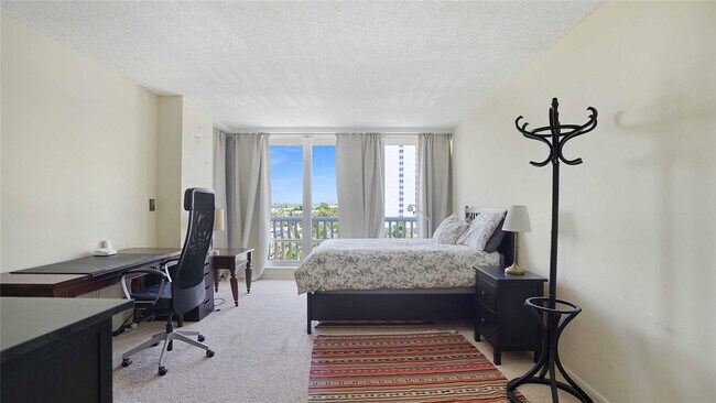 Building Photo - 4020 Galt Ocean Dr