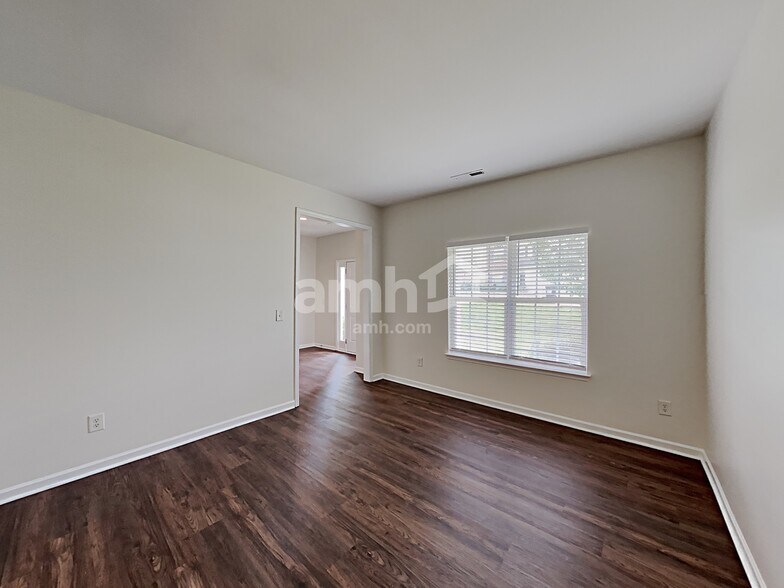 Building Photo - 3103 Hendricks Chapel Ln