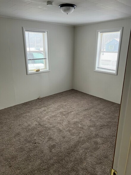 Building Photo - 309 W Main St