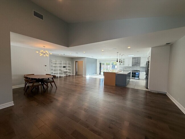 Building Photo - Single story - 3 bedroom, 3 bath + bonus room