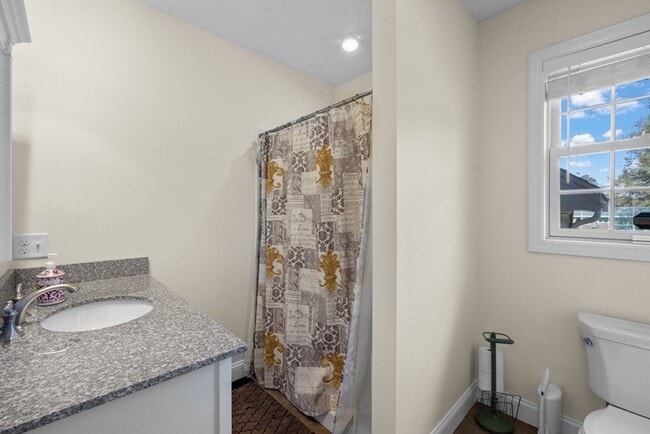 Building Photo - 11 Checkerberry Ln