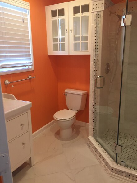 Bathroom - 2050 Hope Street