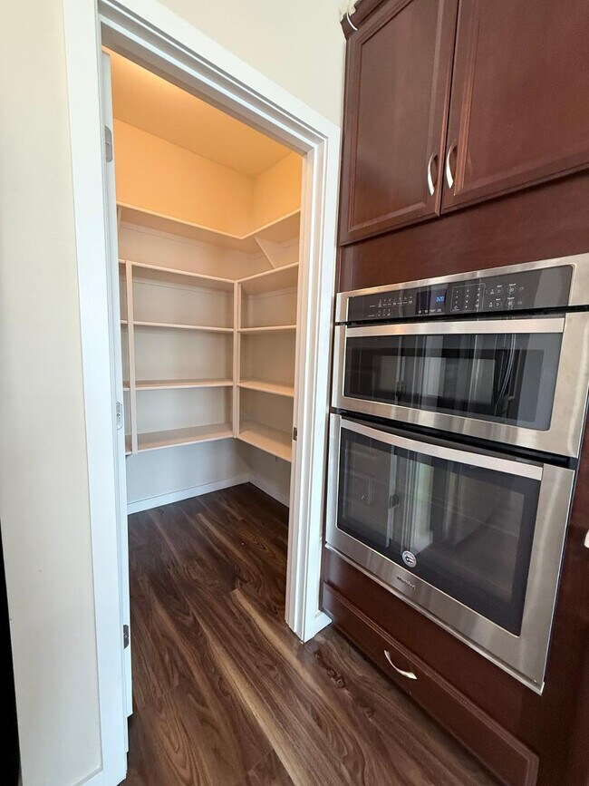 Building Photo - 9519 W Fallen Leaf Ln