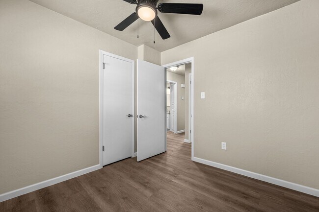 Building Photo - 408 SW 71st St