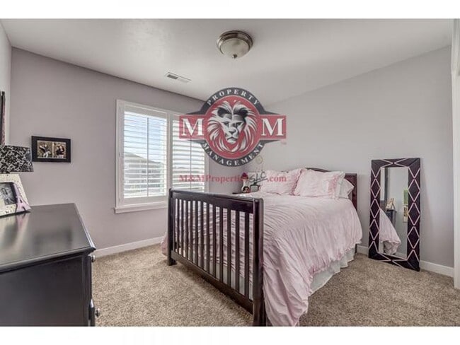 Building Photo - Beautiful 4 Bed 4 Bath Townhome in South J...