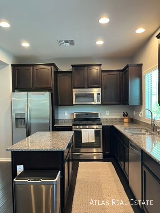 Building Photo - 3630 E Covey Ln