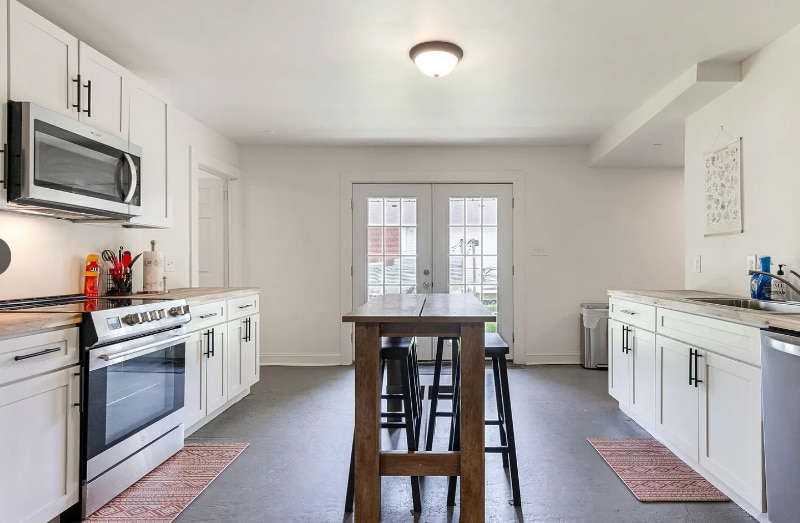 Building Photo - 1102 Ln St