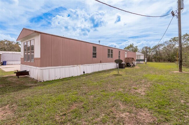 Building Photo - 1345 FM 405 Rd