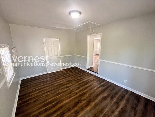 Building Photo - 4 Bed, 2.5 Bath Home with Fenced Yard / Pet-Friendly / Coming Soon!