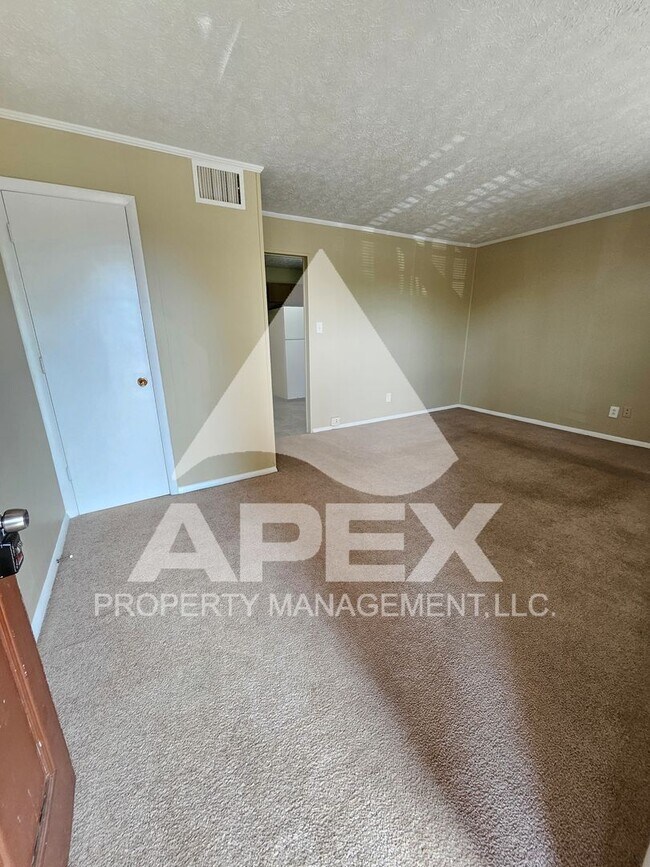 Building Photo - Spacious 1 Bd - 1Ba Apartment in North Kno...