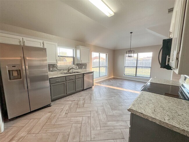 Building Photo - 2701 Littlepine Dr