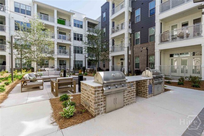 Building Photo - 1150 E Perry Ln