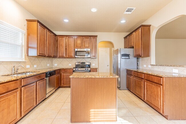 Building Photo - 259 Creekview Way