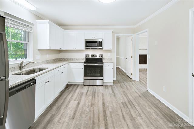 Building Photo - 5806 Katrine Ct