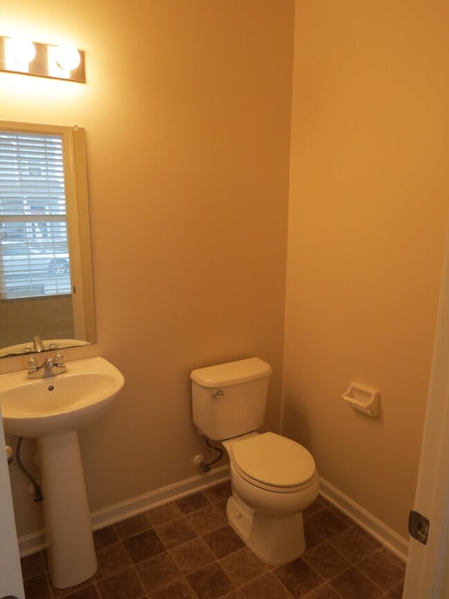 Building Photo - 5682 Alliance Way
