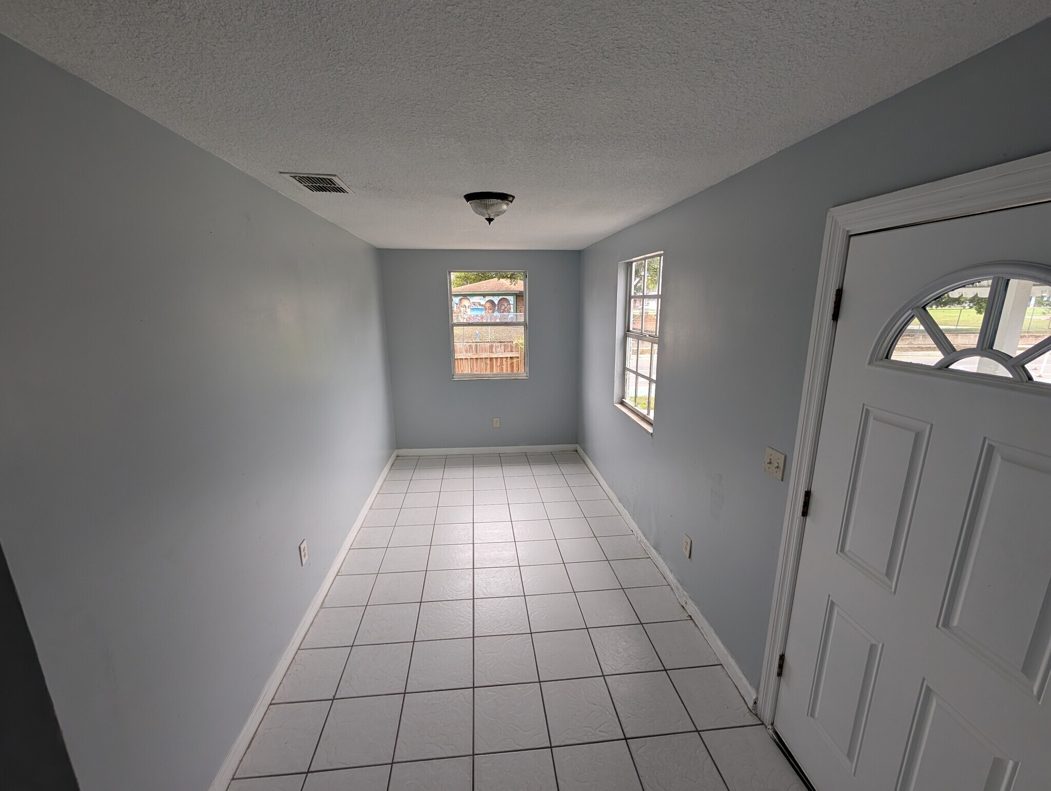 Building Photo - 1316 Holmes Ave