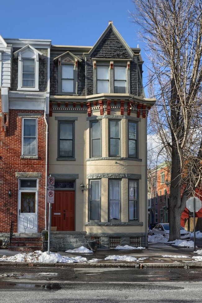 Building Photo - 206 Reily St