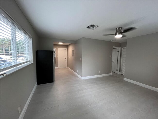 Building Photo - 1015 W Las Olas Blvd