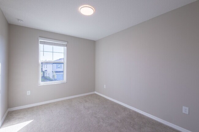 Building Photo - Gorgeous 3-Bed/2.5-Bath Townhome in Treves...