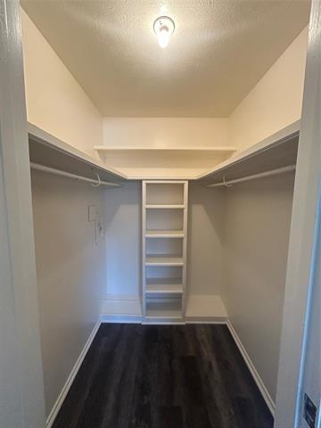 Building Photo - 5014 Les Chateaux Dr