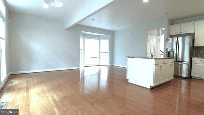 Building Photo - 7228 Fair Oak Dr